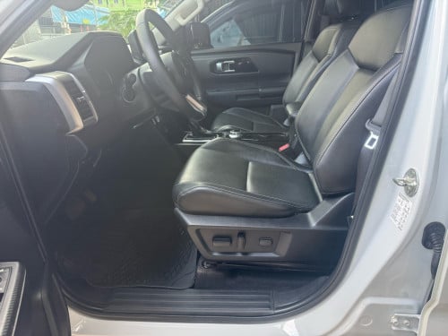 Mitsubishi triton 2024 ហ្សុីនមួយជុំ 40000km