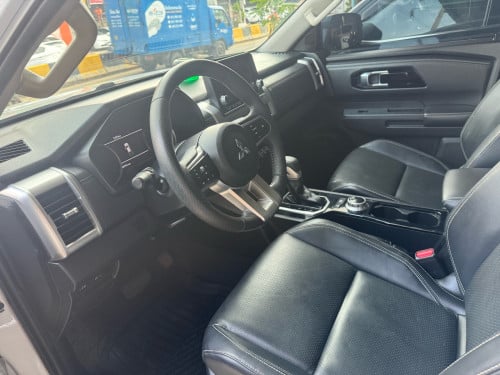 Mitsubishi triton 2024 ហ្សុីនមួយជុំ 40000km