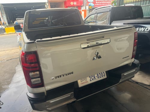 Mitsubishi triton 2024 ហ្សុីនមួយជុំ 40000km