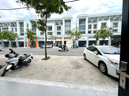 New Shop house chipmong 271 for rent