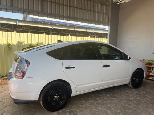 Prius 2004 H-Full ( ម្ចាស់ដើម )