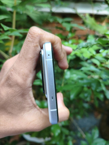 Realme GT7 Pro Racing Edition  (12GB/256GB)