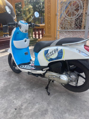 SCOOPYi