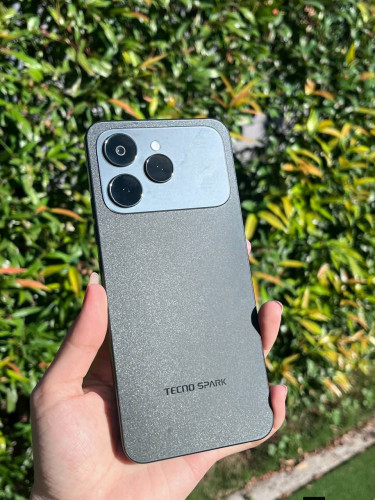 TECNO SPARK40