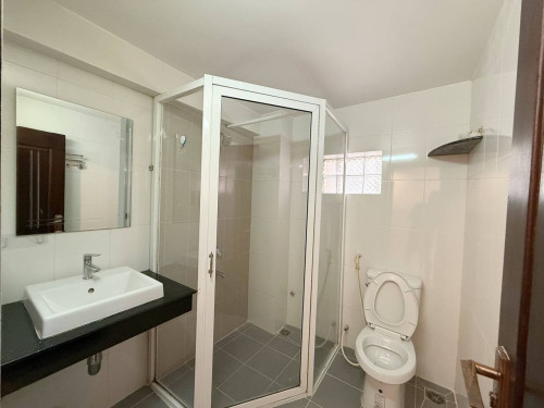 Townhouse, 2 Bedrooms for rent in Boeung Keng Kong Ti Pir area, Phnom Penh.