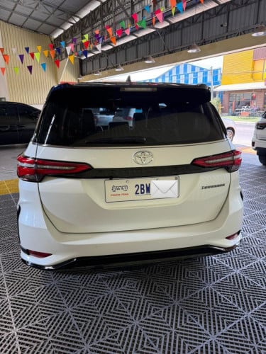 Toyota Fortuner Legender 2023 តំលៃចរចា