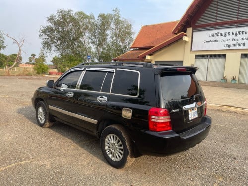 Toyota highlander ម៉ាសុីន4 ប៉ុង1 ឡានស្អាត់អត់ប៉ះបុក