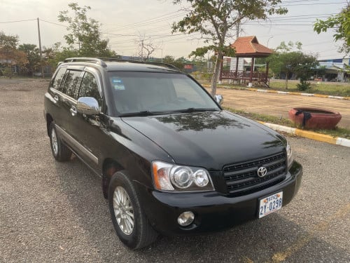 Toyota highlander ម៉ាសុីន4 ប៉ុង1 ឡានស្អាត់អត់ប៉ះបុក