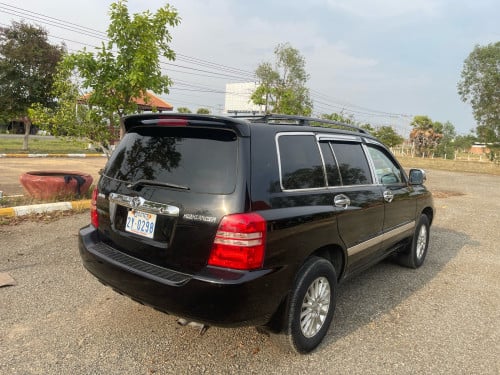 Toyota highlander ម៉ាសុីន4 ប៉ុង1 ឡានស្អាត់អត់ប៉ះបុក