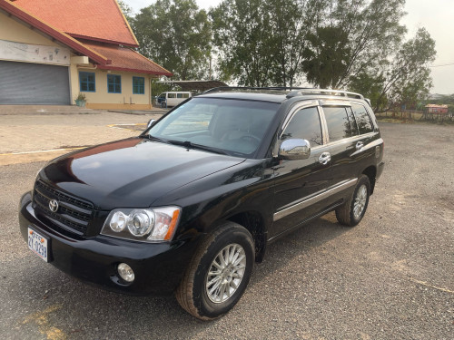 Toyota highlander ម៉ាសុីន4 ប៉ុង1 ឡានស្អាត់អត់ប៉ះបុក