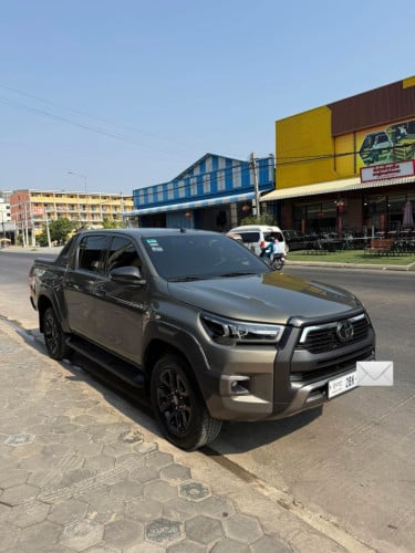 Toyota Hilux Rally 2021 ពណ៏ត្រែអុី