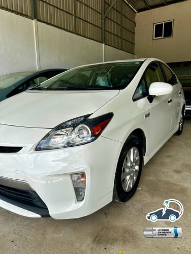 Toyota Prius Plug in 2012 ទឹកថ្នាំ 97%