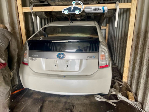 Toyota Prius Plug in 2012 ទឹកថ្នាំ 97%