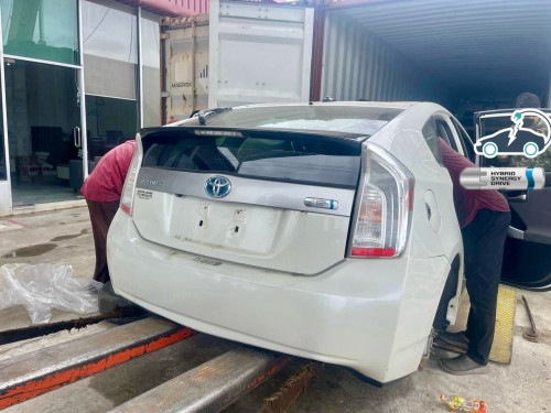 Toyota Prius Plug in 2012 ទឹកថ្នាំ 97%