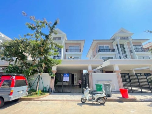 Twin B for rent at Borey Peng huoth Boeng snor