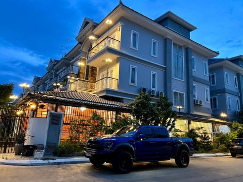 Twin villa កែង