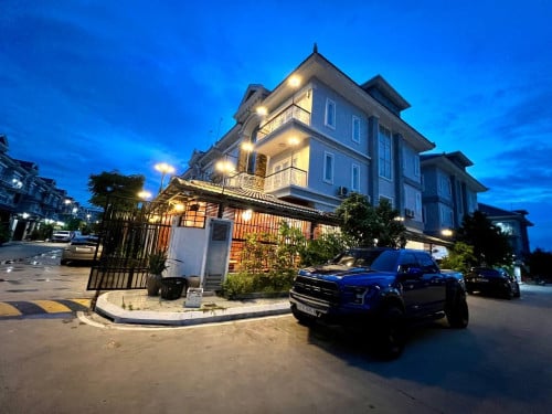 Twin villa កែង