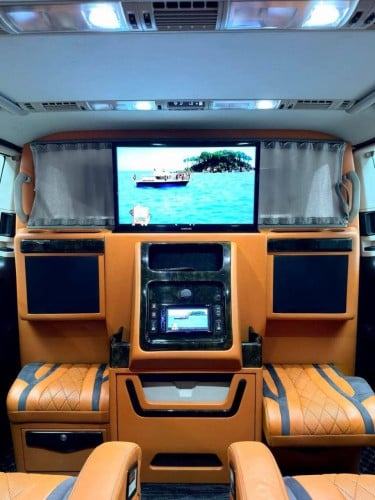 Volkswagen Caravelle VIP តម្លៃពិសេស
