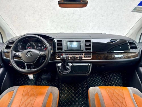 Volkswagen Caravelle VIP តម្លៃពិសេស