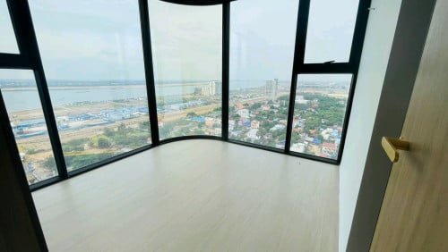 Vue Aston condominium /3bedrooms unit available for sale
