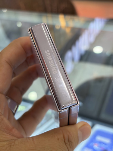 Zflip 5 512g មួយទឹកស្អាត