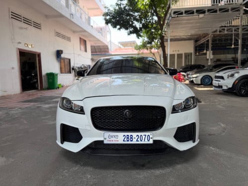 ឡាននៅថ្មី