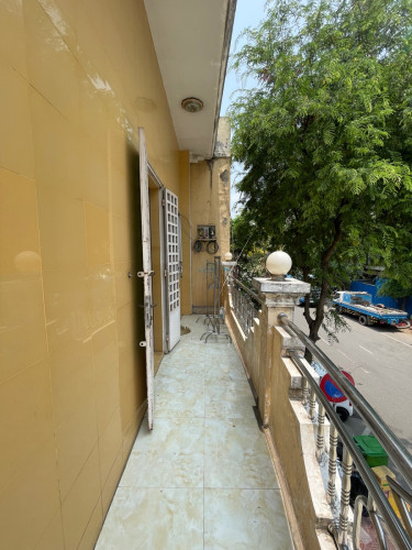 ផ្ទះលក់នៅជិតធនាគារជាតិខណ្ឌដូនពេញ មានចំណូកស្រាប់