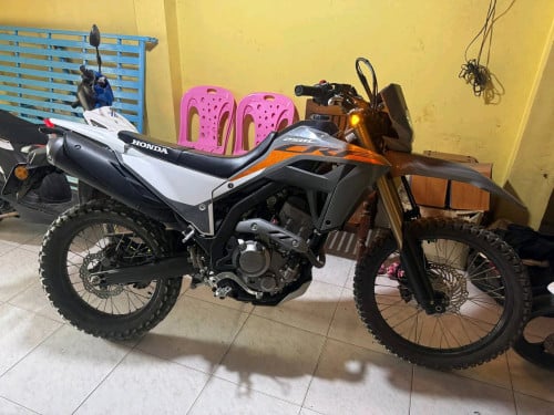 ម៉ូតូលក់ ម៉ូតូនៅថ្មីម្ចាស់ដេីម