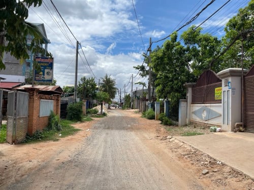 ផ្ទះលក់បន្ទាន់ ក្រោយផ្សារលើ សៀមរាប