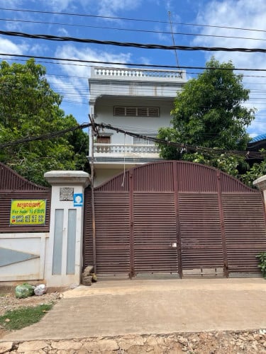 ផ្ទះលក់បន្ទាន់ ក្រោយផ្សារលើ សៀមរាប