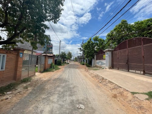 ផ្ទះលក់បន្ទាន់ ក្រោយផ្សារលើ សៀមរាប
