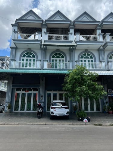 ផ្ទះសំរាប់លក់ ទីតាំងនៅទល់មុខសួនសុបិនចំការព្រីង