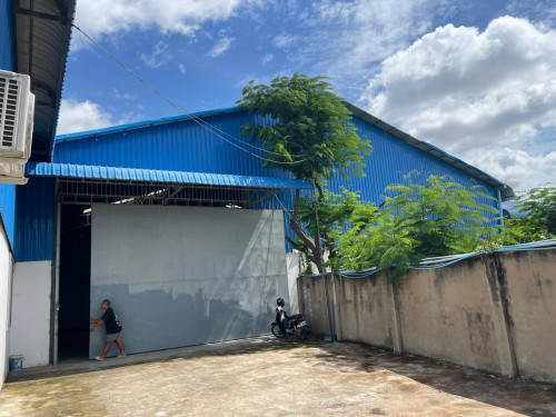 ឃ្លាំងសំរាប់ជួលនៅដង្កោរ