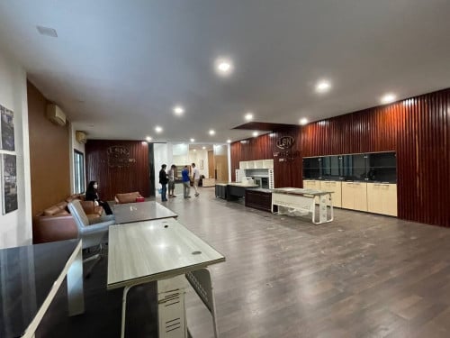 ឃ្លាំងជួលនៅដង្កោ ផ្លូវព្រៃស