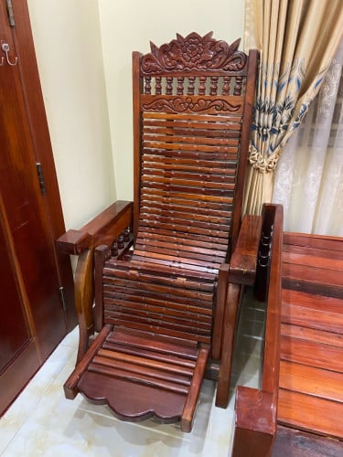 កៅអីឈើ