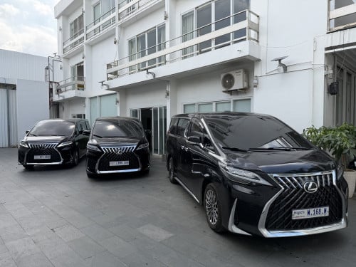 我們有買賣和出租高級汽車 聯絡電話: 017899168