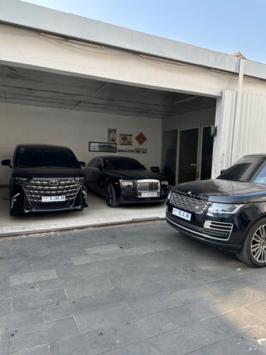 我們有買賣和出租高級汽車 聯絡電話：017899168