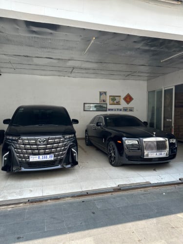 我們有買賣和出租高級汽車 聯絡電話：017899168