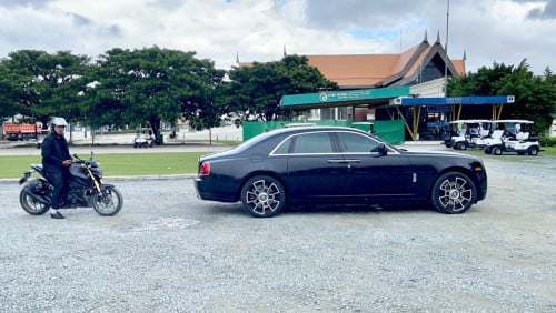 我們有買賣和出租高級汽車 聯絡電話: 017899168