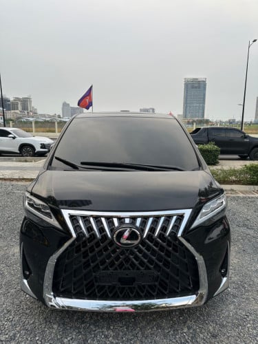 我們有買賣和出租高級汽車 聯絡電話： 017899168