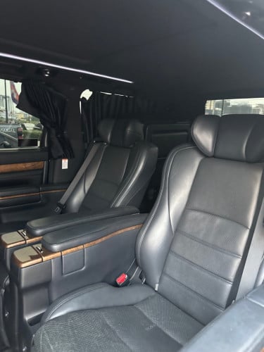 我們有買賣和出租高級汽車 聯絡電話： 017899168