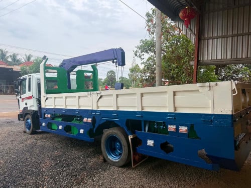 ឡានស្ទូចលក់ ឆ្នាំ2000 ក្រដាស់ពន្ធ