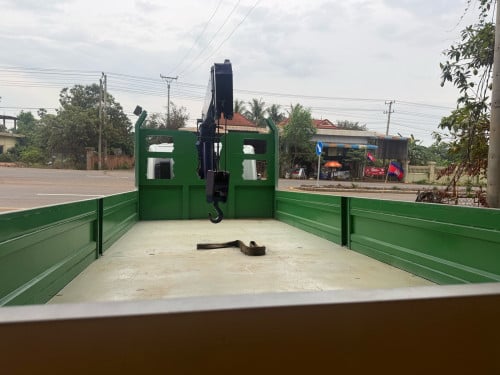 ឡានស្ទូចលក់ ឆ្នាំ2000 ក្រដាស់ពន្ធឃ្លាំង ម៉ាញ៉ែតMV