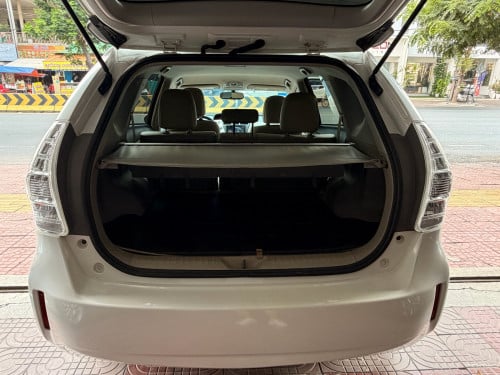 ស្លាកលេខ 2013” Prius V Full 5” សកាំមៃក្នុងលឿង មូលស្អាតល្អ ម្ចាស់ដើម