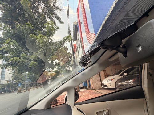 ស្លាកលេខ 2013” Prius V Full 5” សកាំមៃក្នុងលឿង មូលស្អាតល្អ ម្ចាស់ដើម