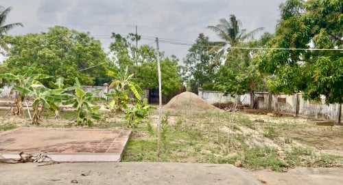 ដីជួល/លក់បន្ទាន់ 33m X 124m ល្អសម្រាប់បើភោជនីយដ្ឋាននៅលើផ្លូវសាលាខេត្តចាស់ជិតមាន់អាំងបាគង។