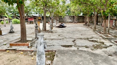 ដីជួល/លក់បន្ទាន់ 33m X 124m ល្អសម្រាប់បើភោជនីយដ្ឋាននៅលើផ្លូវសាលាខេត្តចាស់ជិតមាន់អាំងបាគង។