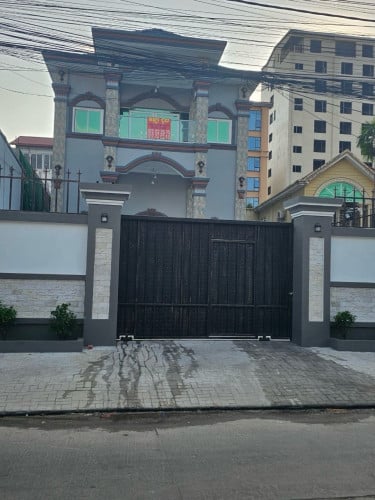 វីឡាសំណង់ថ្មី (3500$) មានទឹកតែជូន