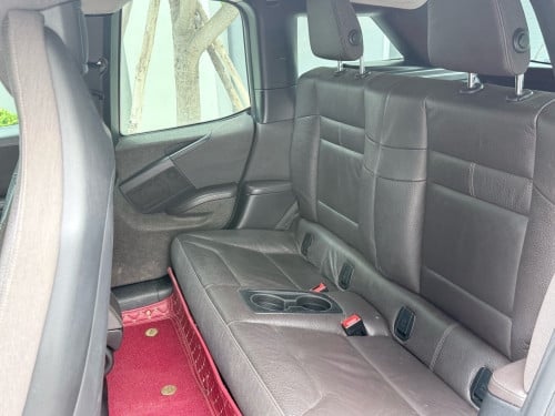 មានលុយ 4000$ រំលស់ជាមួយឃ្លាំងផ្ទាល់ យក BMW i3 full option ជិះភ្លាម