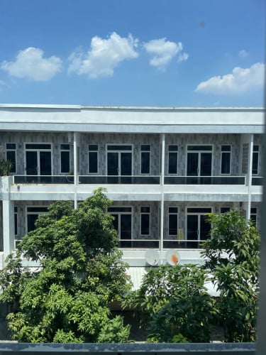 ផ្ទះ​ បូរី​  កំពង់៣ជាន់​ 5 បន្ទប់​ទឹក​ 4បន្ទប់​គេង
